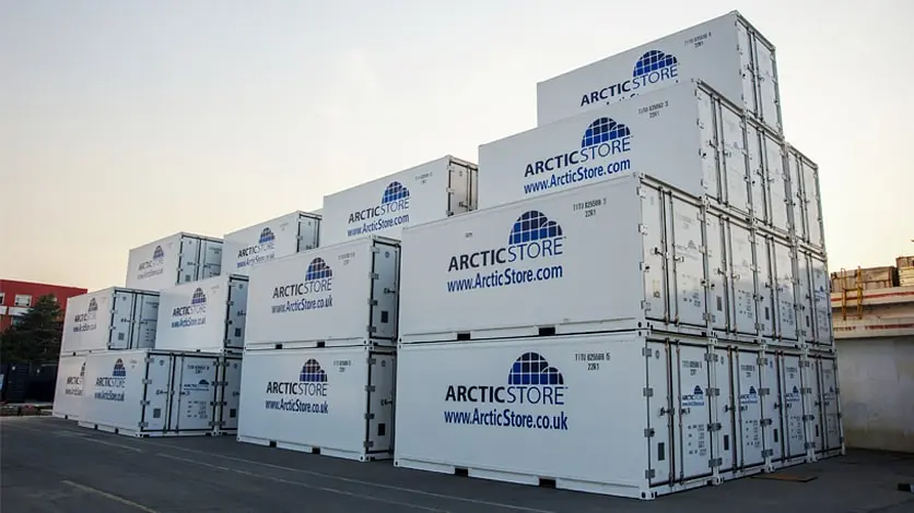 Λύσεις ψυχόμενων εμπορευματοκιβωτίων ArcticStore για πελάτες τεχνολογίας