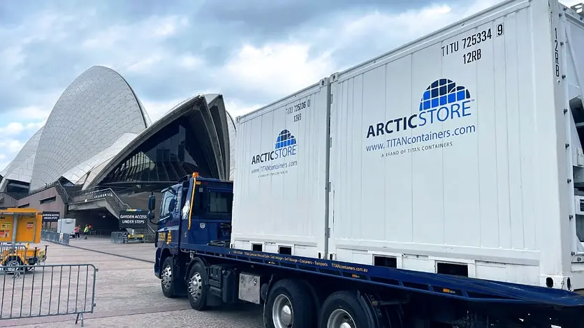 Λύσεις ψυχόμενων εμπορευματοκιβωτίων ArcticStore για πελάτες τεχνολογίας